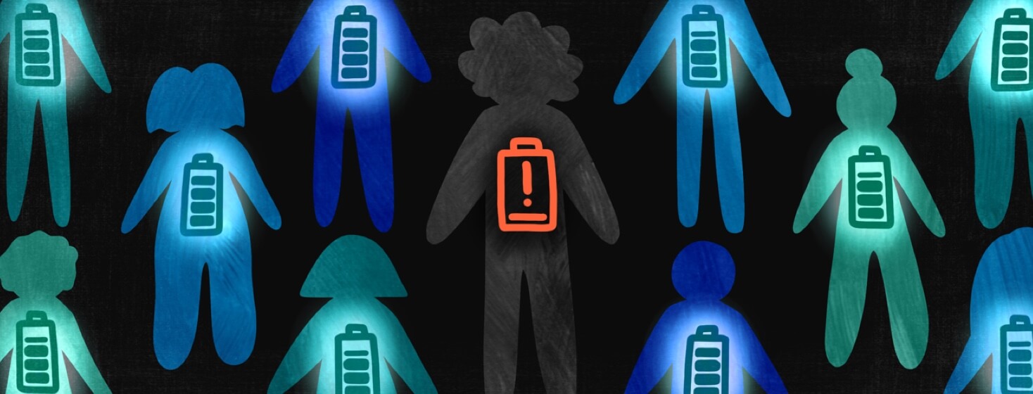 An outline of people with battery icons on their chests. All have full batteries except for the patient in the middle with a red exclamation point that needs to rest.