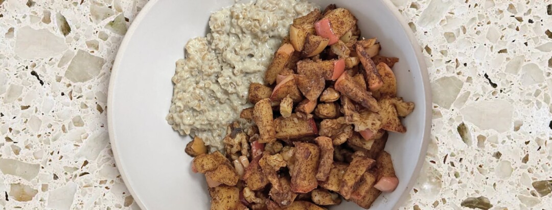 A bowl of CKD friendly oatmeal and apple crisp.